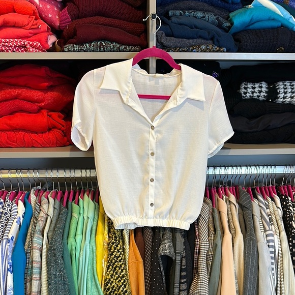 Free Kisses white short sleeve elastic waistband top size S - Picture 1 of 3